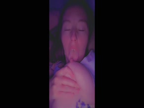xolilmiss licking her boobs