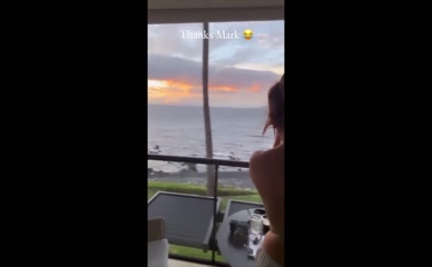 Bella Thorne topless balcony view