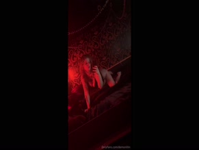 Demonlilin nude coffin selfie.