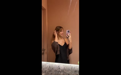 cassandra.delia.free Visible Cleavage V-neck Top