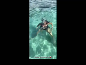 Giusy Piazza bikini cleavage water.