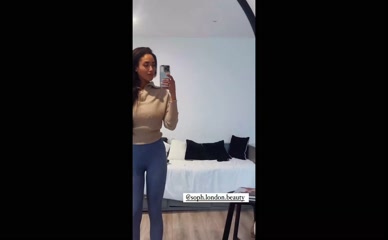 Shirin Olivia cameltoe leggings mirror selfie