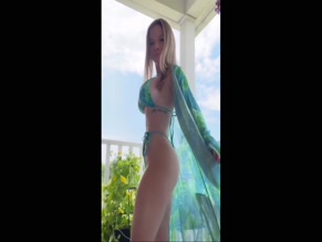 Liziibeth Bikini Dance