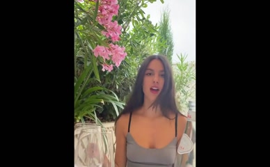 oliviarodrigo cleavage cam