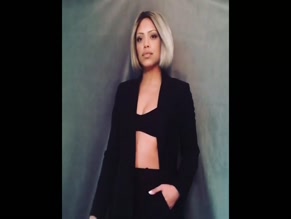 Jaime Lee Kirchner midriff reveal