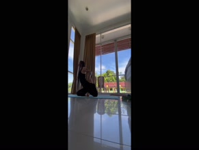 KeysiPurple Yoga Ass Up