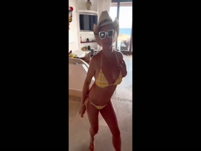 Britney Spears Bikini Dance