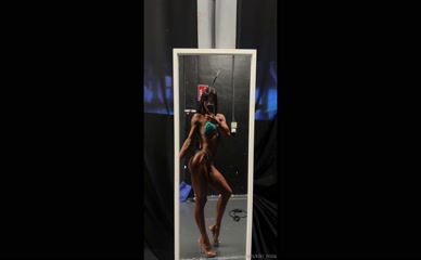 kikimiia competition bikini pose