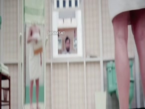 Scarlett Johansson00:00 breasts exposed