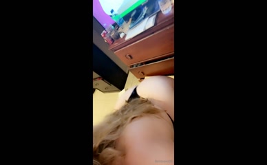 bellexoxo0900 Ass Thong Selfie