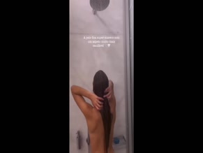 Luisinha Oliveira Shower Body Scrubbing ASMR
