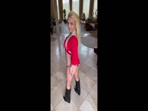 Britney Spears dances in lingerie and boots