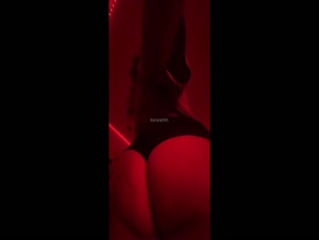 dtxsnow showing off ass