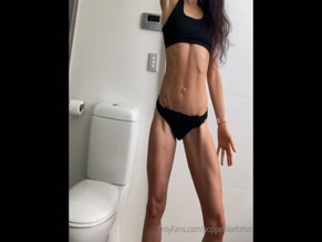 Poppetlikeitzhot bathroom ass display