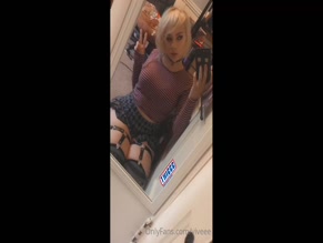 Viveee's Thigh-Highs and Mirror Selfie