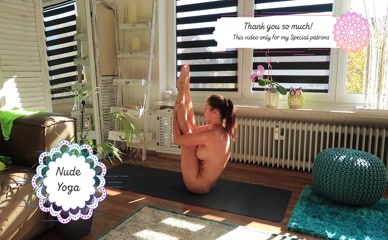 Nude Yoga: Fitandlingerie's Full Body Stretch Routine