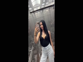 wildgoddess: elevator selfie showing cleavage