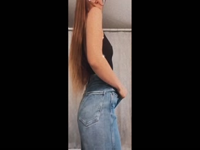 strawbrrymilk666: Partial buttock in lace thong, putting on jeans.