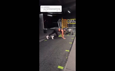 Leah Shutkever Splits Gym Leggings Ass View