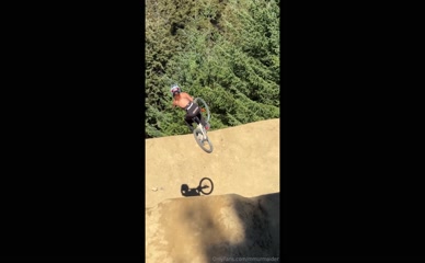 mmurmaider Bareback Mountain Bike Jump