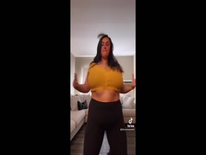 Jazminealeahh Titty Dance