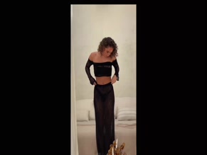 Nova Elodie Sarrailh shows off her ass and tits