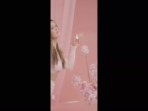 Millie Bobby Brown cameltoe panty bulge
