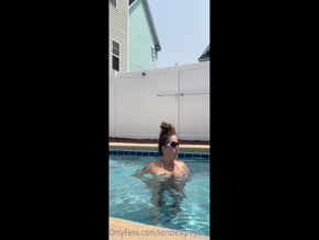 Kenziexgreyxoxo Pool Bikini Cleavage.