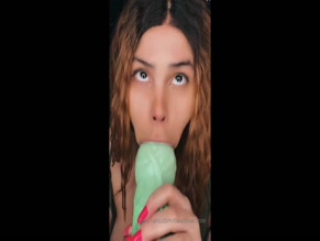 deadmanstoe deepthroating dildo