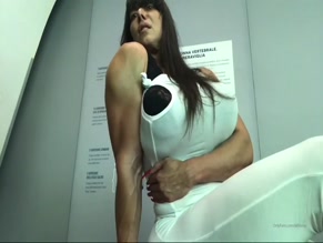 Lalliboop's Bicep Pump, Cameltoe, and Underboob.
