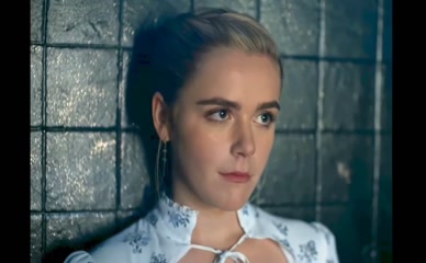 Kiernan Shipka Bra Panties Lesbian Kiss