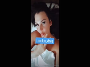 Pearlsbabes topless bed selfie.