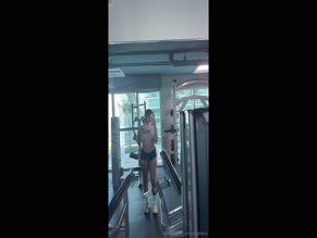 cecefanz gym selfie nip