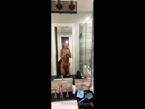 Ayye Jae Topless Mirror Selfie