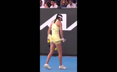 Emma Raducanu adjusting tight athletic shorts, clear buttocks outline