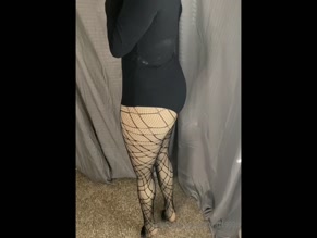 brittbritt1990d Deep Cleavage and Fishnet Ass Revealed