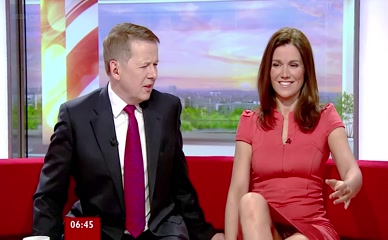 Susanna Reid leg flash