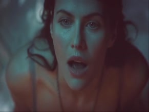 Alexandra Daddario bra-clad sex scene