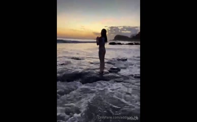 princessslaayaa Exposed buttocks in thong swimwear on beach