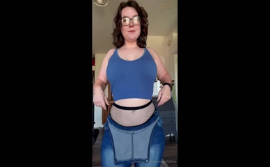 vixenshelbyfree reveals bra and underboob