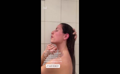 Manon Lagreve Shower Hair Mask Application