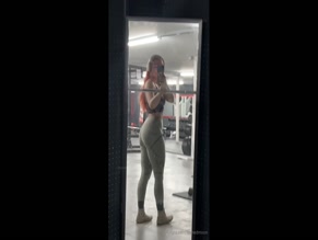 lostfaefoundskates gym workout in sports bra and leggings