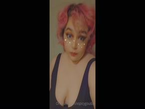 xspicygoudax sexy cleavage bouncing boobs