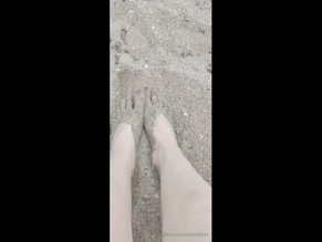 tastytoebites: Sandy Beach Feet Closeup