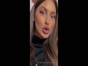vale00ria pouting lips
