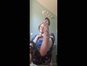 b'' Foot Tease