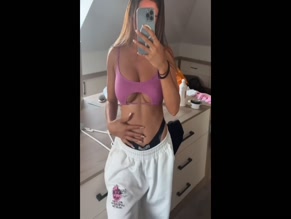 Alicia Scholes tits and abs mirror selfie