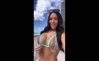 Samantha L Bikini Beach Tits