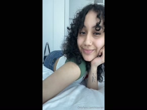 Miaxrain ass in jeans