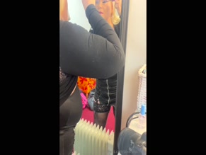 PixiePeachVIP's Cleavage and Stockings
